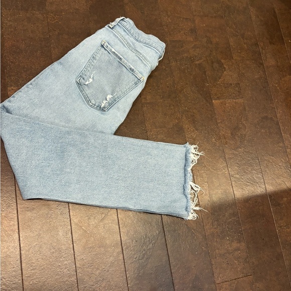 Isola Crop - Picture 2 of 8